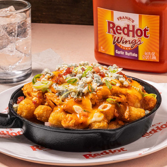 Frank's RedHot Garlic Buffalo Wings Sauce 0.5 Gallon Jug with Handle